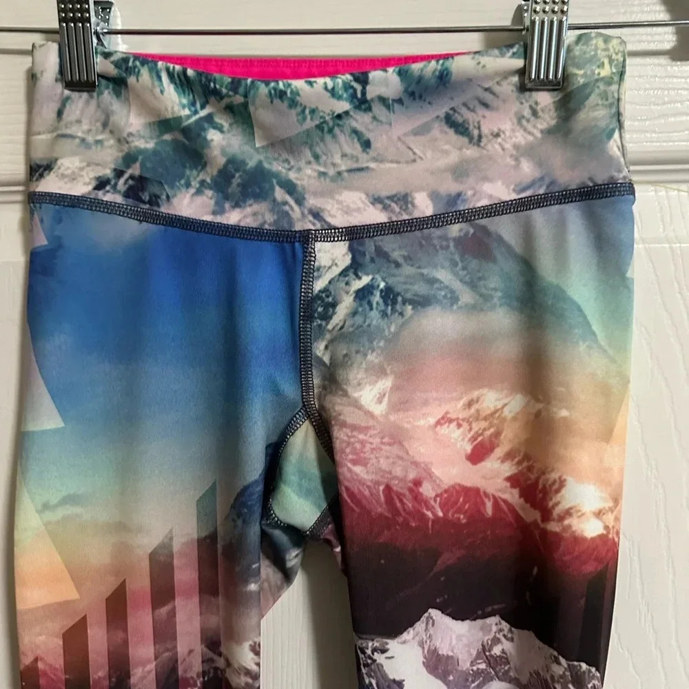 Aeropostale Live Love Dream Leggings with Mountains XS - Picture 3 of 5